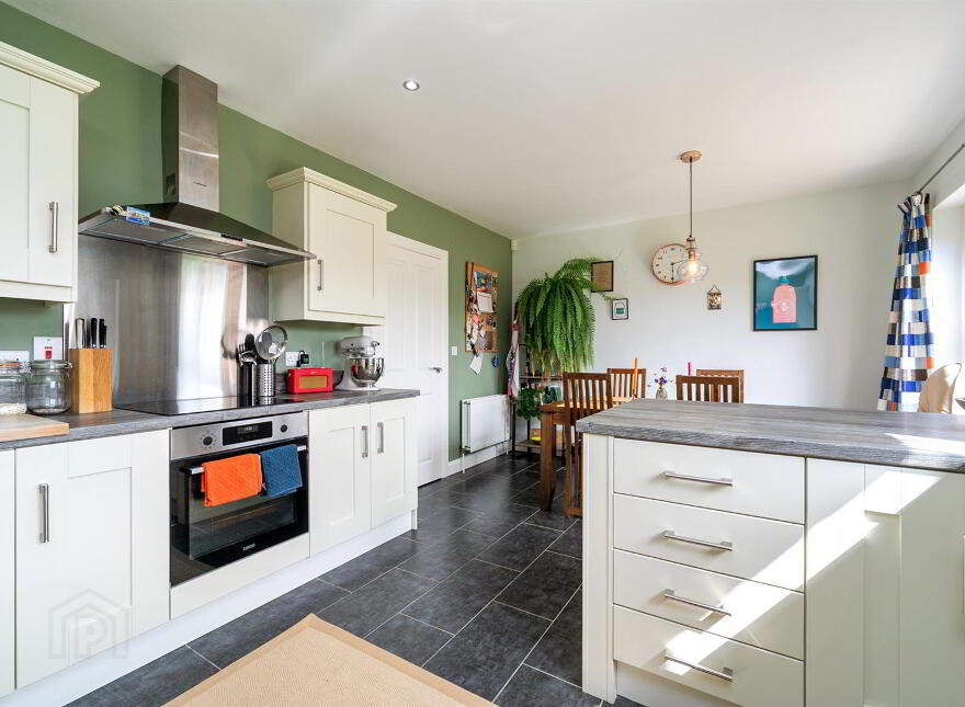 30 Drumlin View, Dromore, BT25 1TS