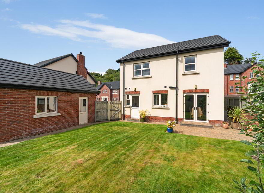 30 Drumlin View, Dromore, BT25 1TS