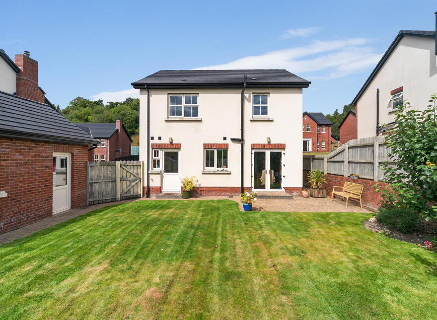 30 Drumlin View, Dromore, BT25 1TS