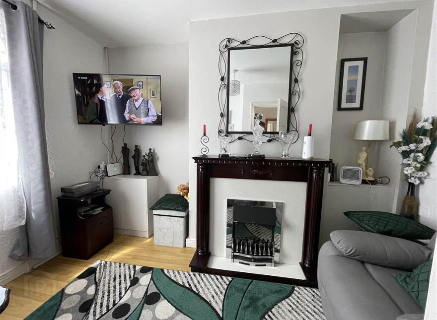 43 Beechmount Parade, Belfast, BT12 7LW