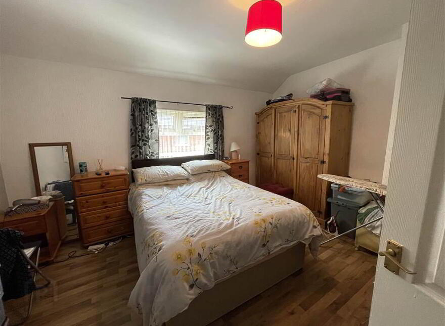43 Beechmount Parade, Belfast, BT12 7LW