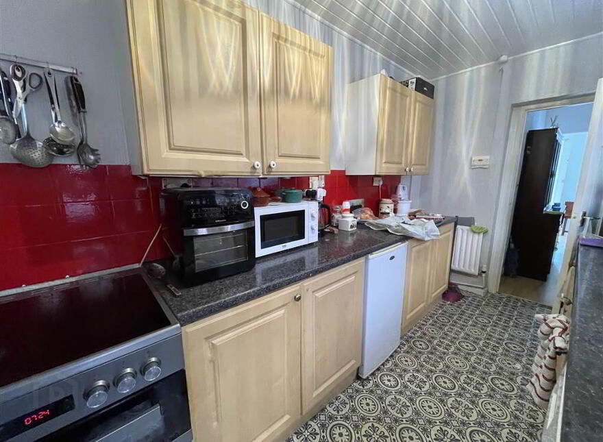 43 Beechmount Parade, Belfast, BT12 7LW