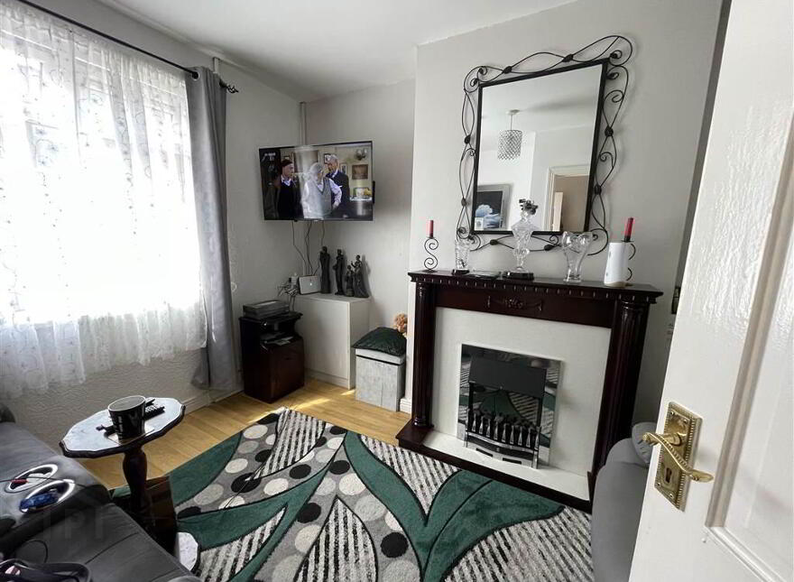 43 Beechmount Parade, Belfast, BT12 7LW