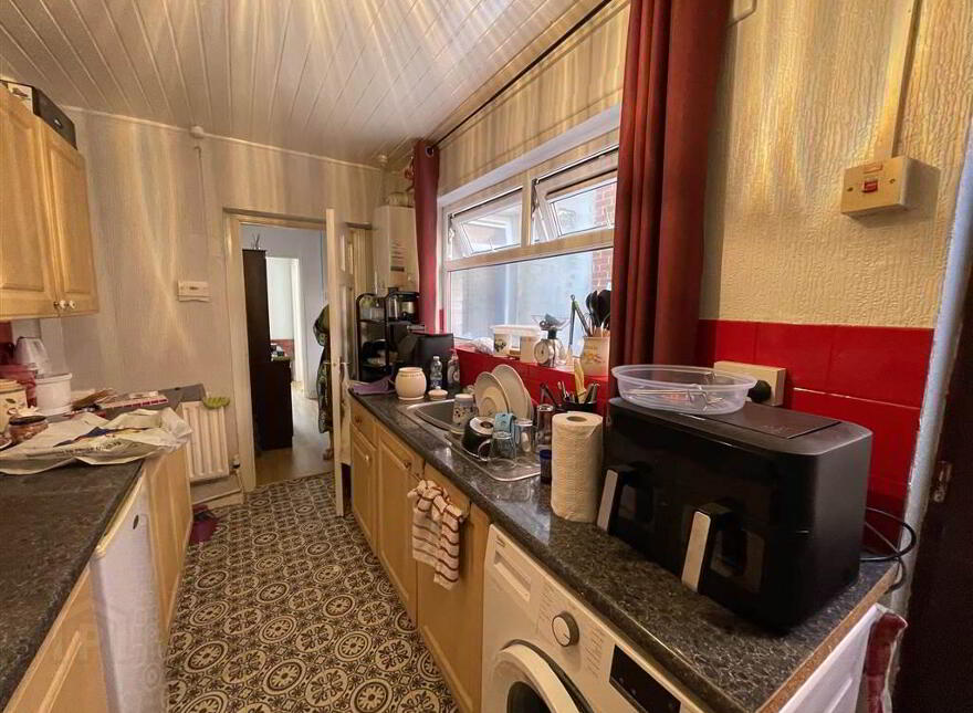 43 Beechmount Parade, Belfast, BT12 7LW
