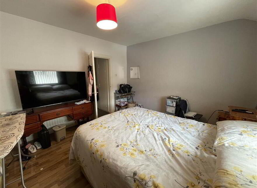 43 Beechmount Parade, Belfast, BT12 7LW