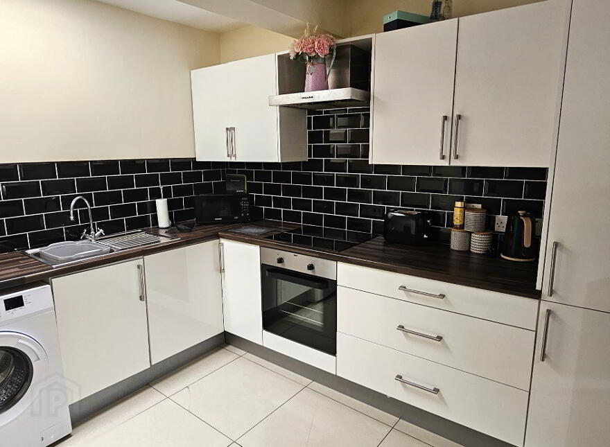 32 Ballyeaston Road, Ballyclare, BT39 9BP