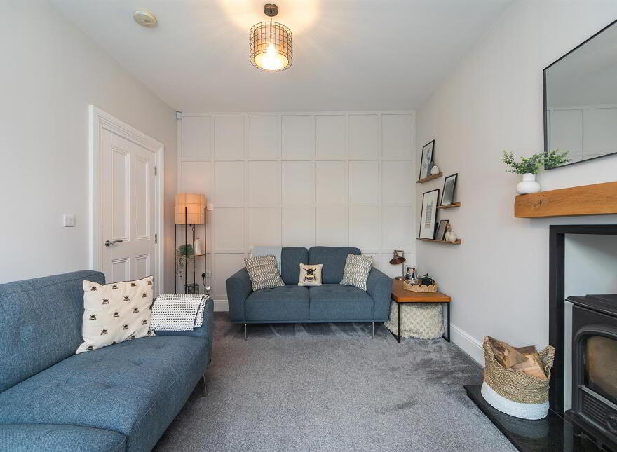 39 Fairfields Manor, Lisburn, BT28 3WA