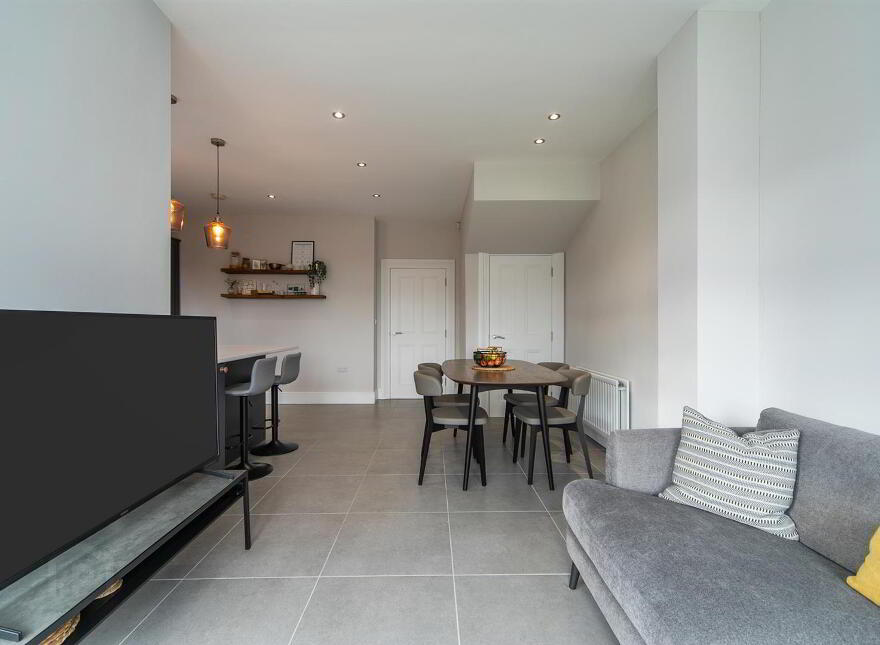 39 Fairfields Manor, Lisburn, BT28 3WA