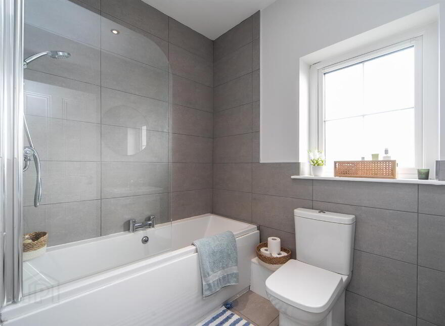 39 Fairfields Manor, Lisburn, BT28 3WA