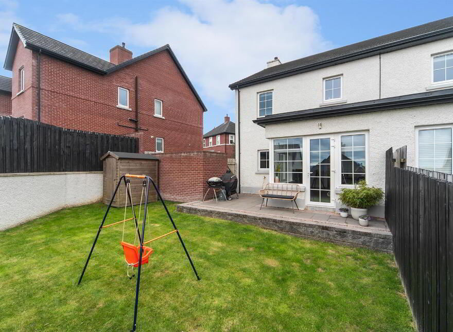 39 Fairfields Manor, Lisburn, BT28 3WA