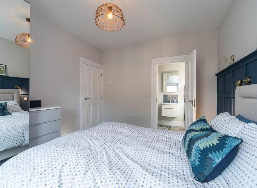 39 Fairfields Manor, Lisburn, BT28 3WA