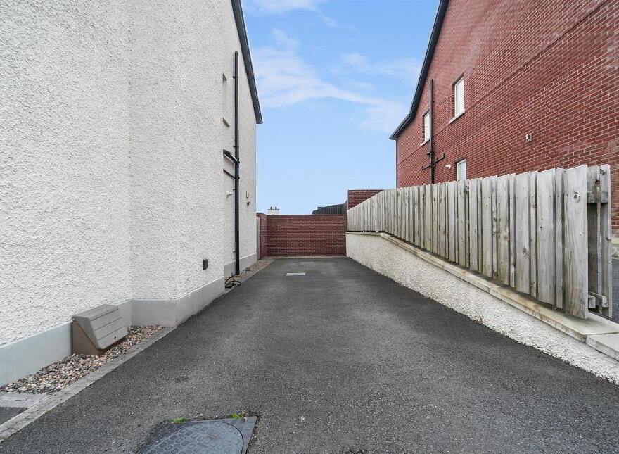 39 Fairfields Manor, Lisburn, BT28 3WA