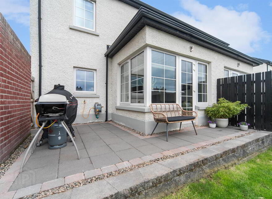 39 Fairfields Manor, Lisburn, BT28 3WA