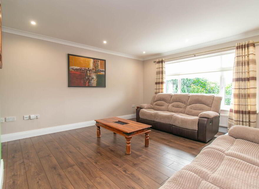 1 Lakeview, Corfeehone, Poles, H12H342