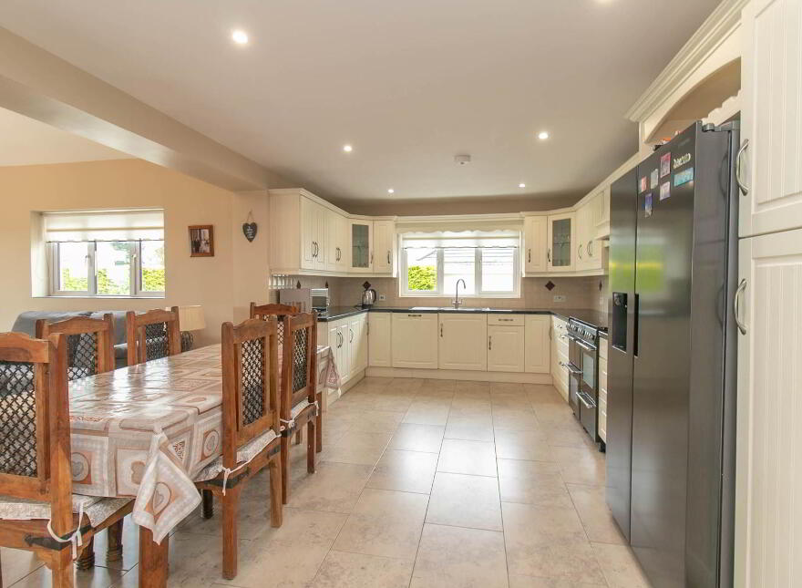 1 Lakeview, Corfeehone, Poles, H12H342