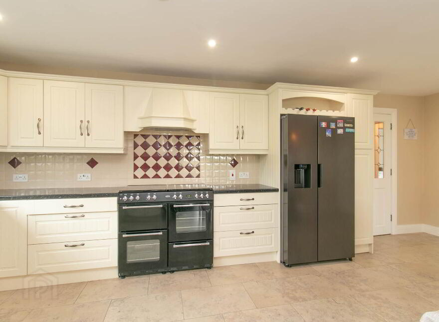 1 Lakeview, Corfeehone, Poles, H12H342