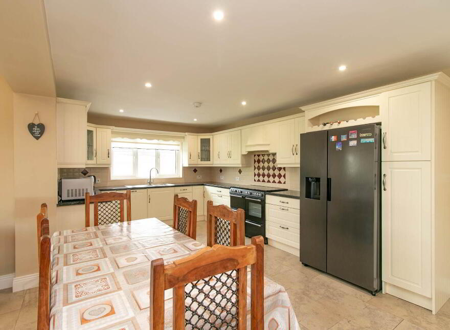 1 Lakeview, Corfeehone, Poles, H12H342