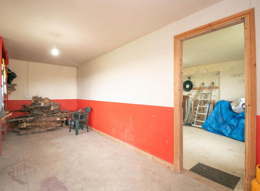 1 Lakeview, Corfeehone, Poles, H12H342