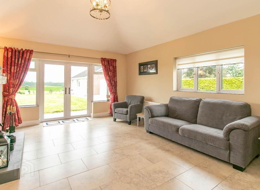 1 Lakeview, Corfeehone, Poles, H12H342