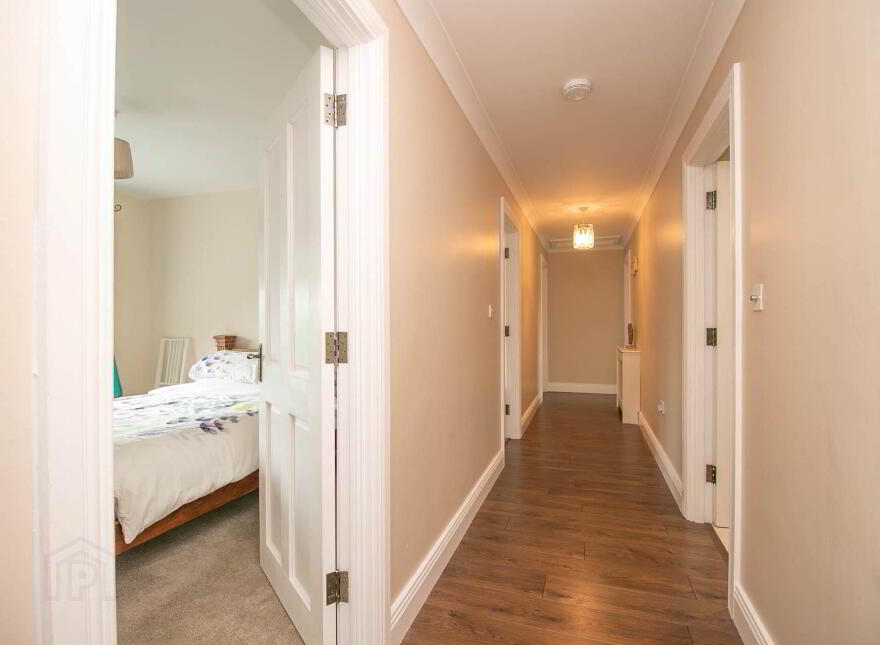 1 Lakeview, Corfeehone, Poles, H12H342