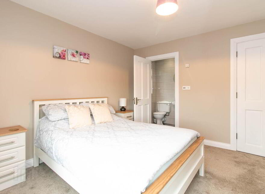 1 Lakeview, Corfeehone, Poles, H12H342
