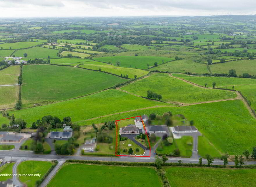 1 Lakeview, Corfeehone, Poles, H12H342