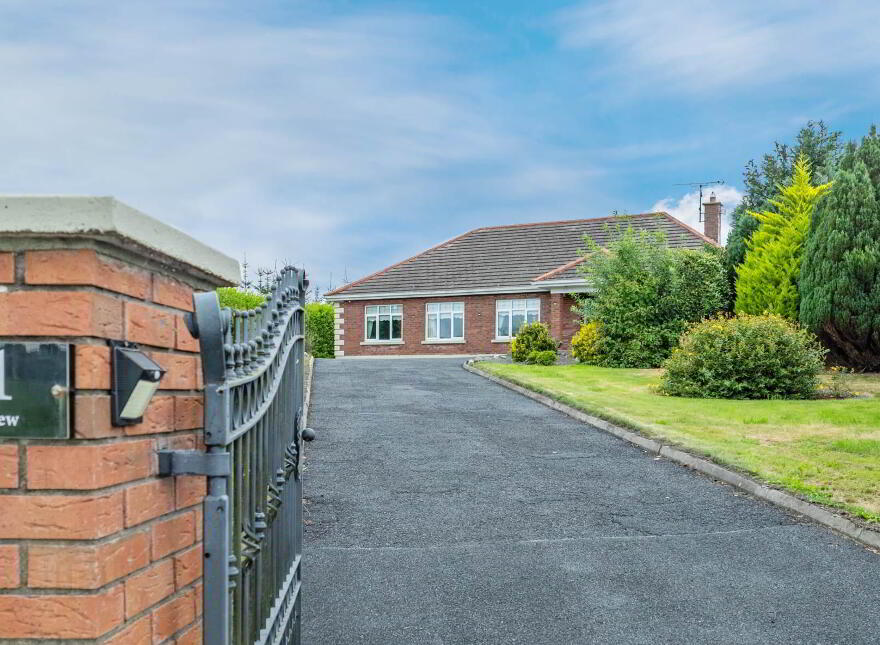 1 Lakeview, Corfeehone, Poles, H12H342