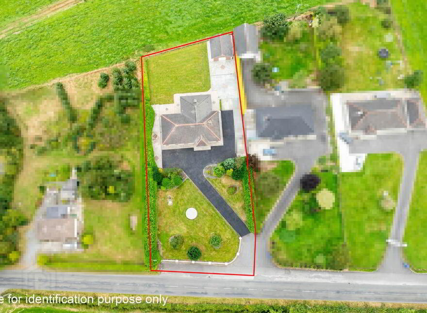 1 Lakeview, Corfeehone, Poles, H12H342
