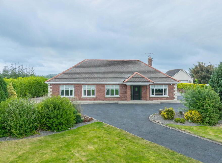 1 Lakeview, Corfeehone, Poles, H12H342