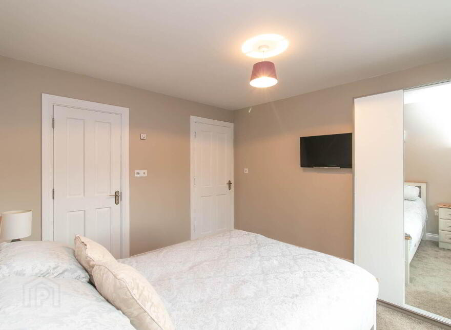 1 Lakeview, Corfeehone, Poles, H12H342