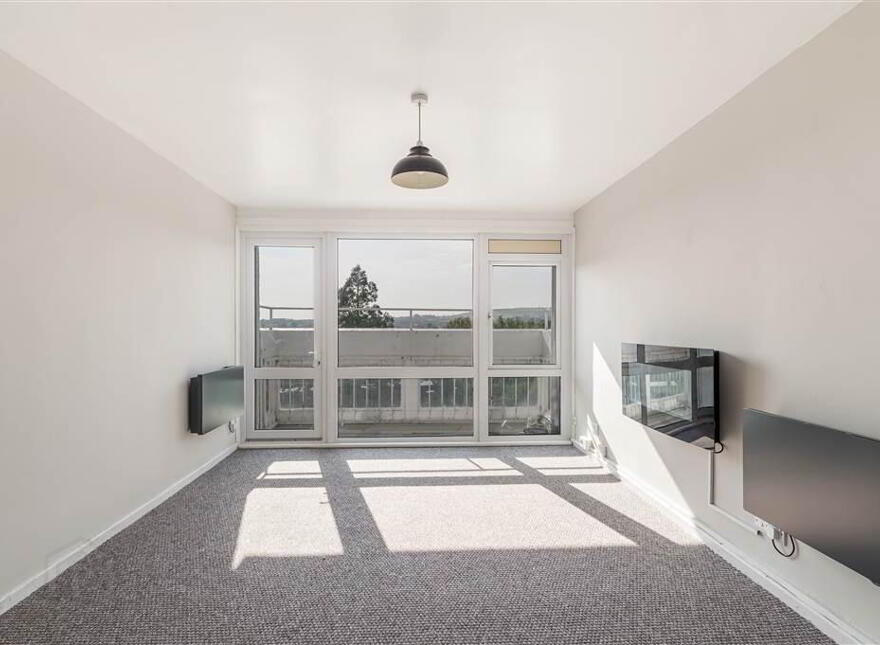 12c Ferndale House, Dunmurry, Belfast, BT17