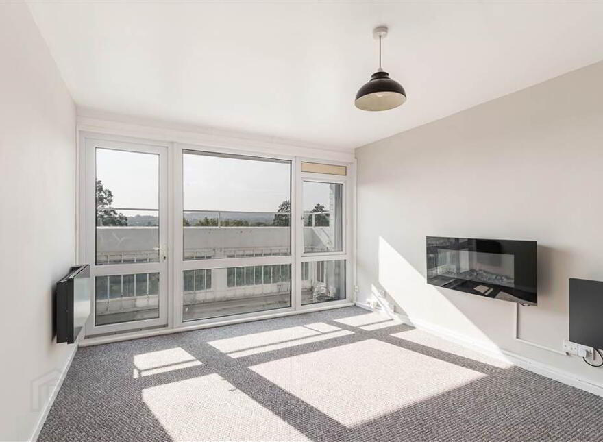 12c Ferndale House, Dunmurry, Belfast, BT17