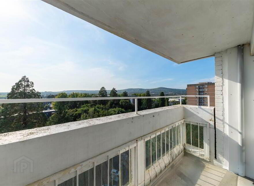 12c Ferndale House, Dunmurry, Belfast, BT17
