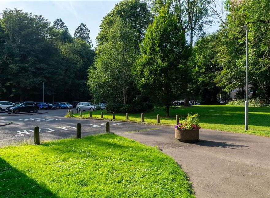 12c Ferndale House, Dunmurry, Belfast, BT17
