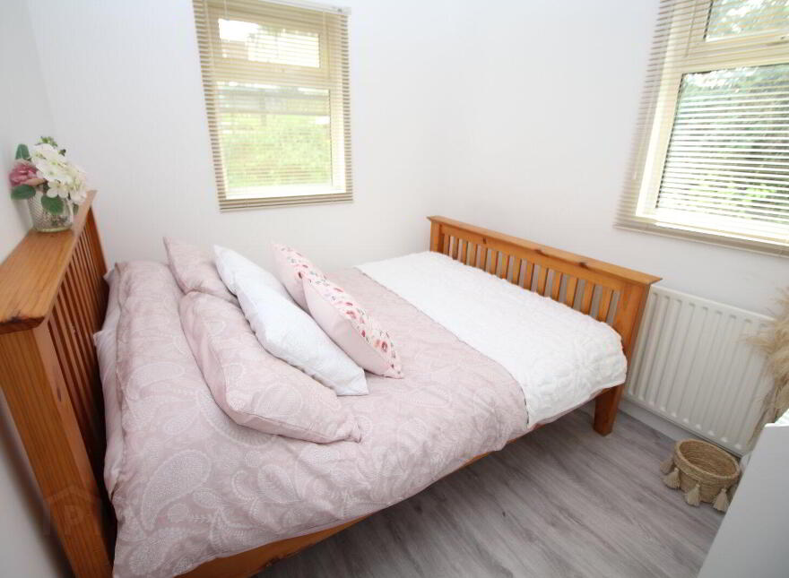 70 Middle Road, Islandmagee, Larne, BT40 3SX