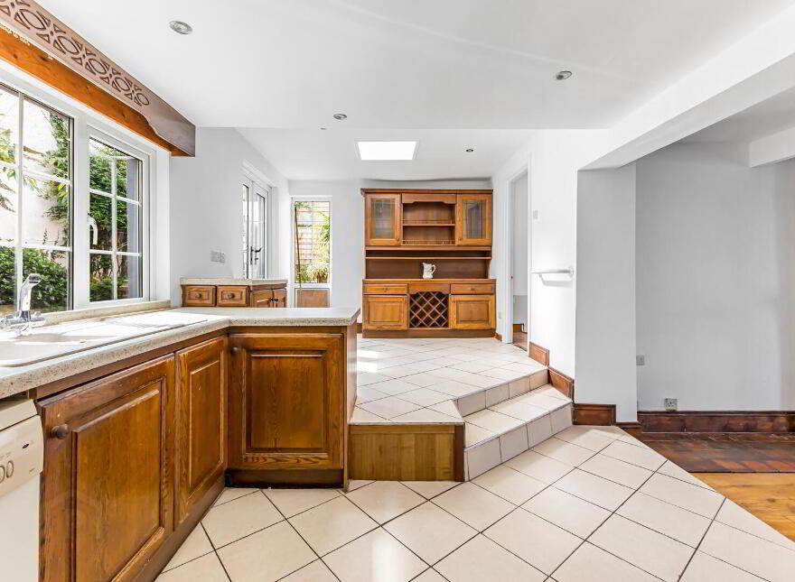 16 Warren Road, Donaghadee, BT21 0DS