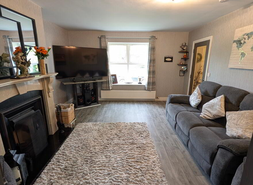 8 The Lawn, Bawnboy, H14TK20