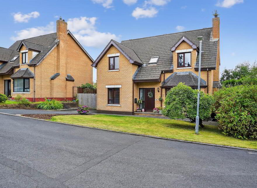 35 Royal Lodge Avenue, Purdysburn Road, Belfast, BT8 7YR