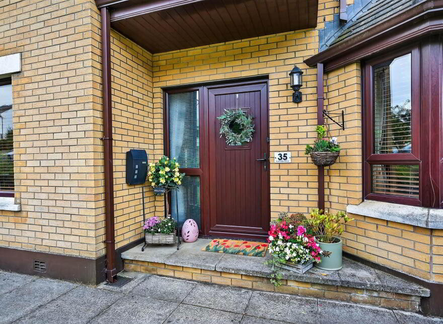 35 Royal Lodge Avenue, Purdysburn Road, Belfast, BT8 7YR