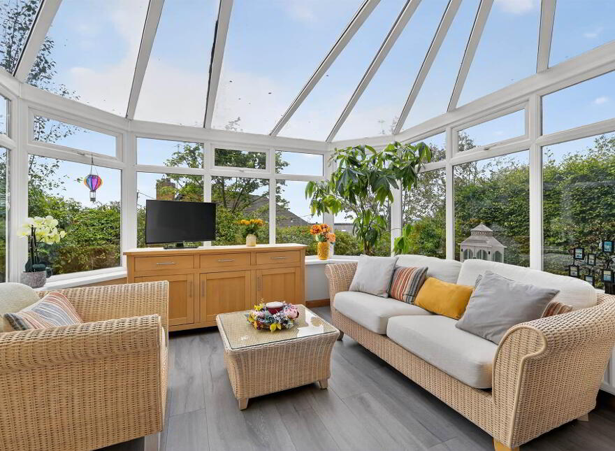 35 Royal Lodge Avenue, Purdysburn Road, Belfast, BT8 7YR