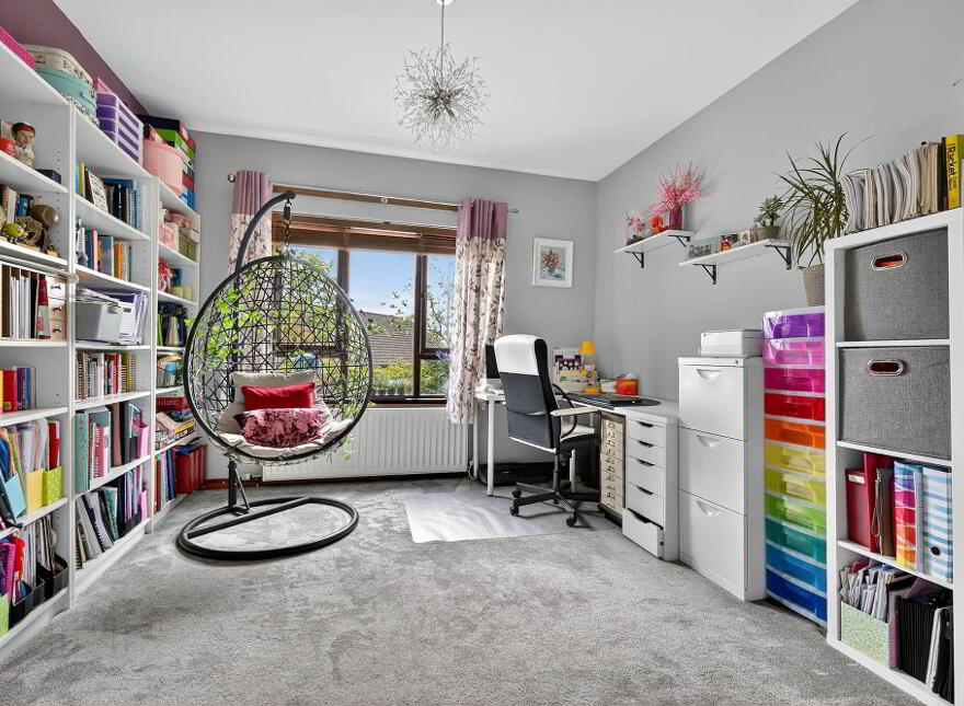 35 Royal Lodge Avenue, Purdysburn Road, Belfast, BT8 7YR