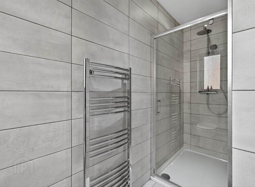 35 Royal Lodge Avenue, Purdysburn Road, Belfast, BT8 7YR