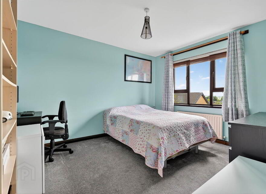 35 Royal Lodge Avenue, Purdysburn Road, Belfast, BT8 7YR