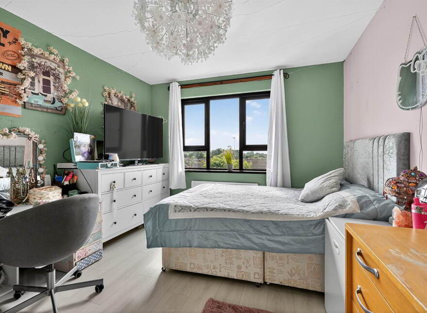 35 Royal Lodge Avenue, Purdysburn Road, Belfast, BT8 7YR