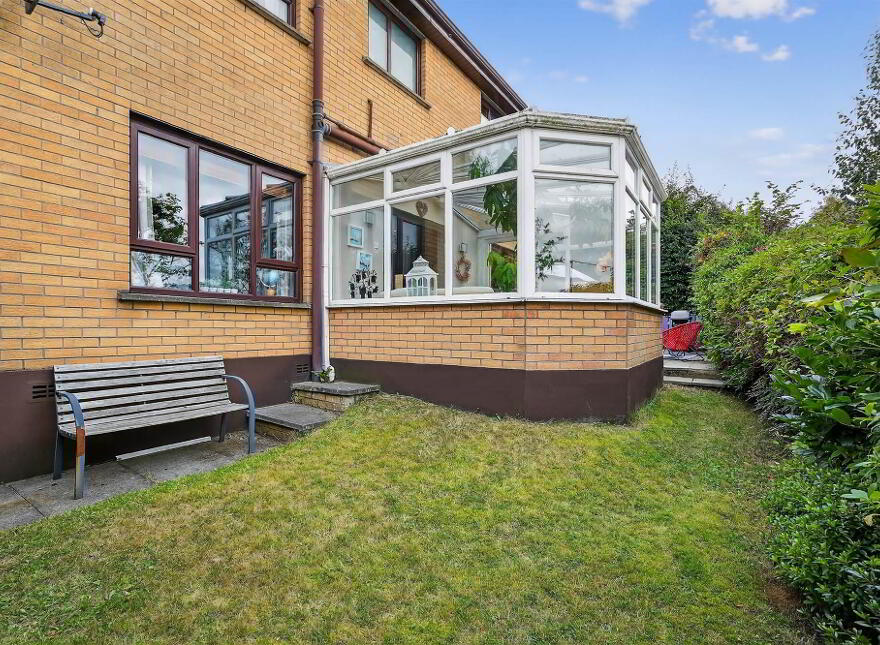 35 Royal Lodge Avenue, Purdysburn Road, Belfast, BT8 7YR