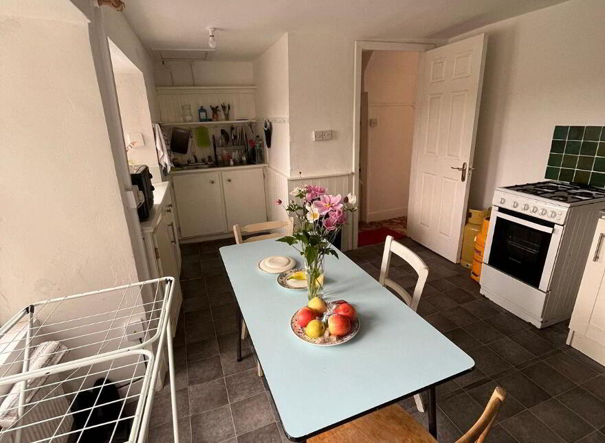 Market Street, Clifden, H71PC62