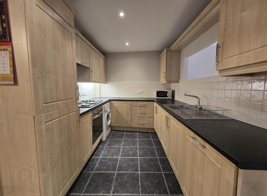 69 Queens Square, Belfast, BT1 3FF