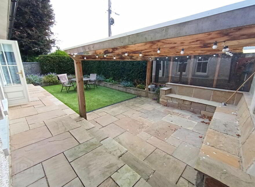 Lawn Cottage, Shannon Lawn, North Circular Road, Lime