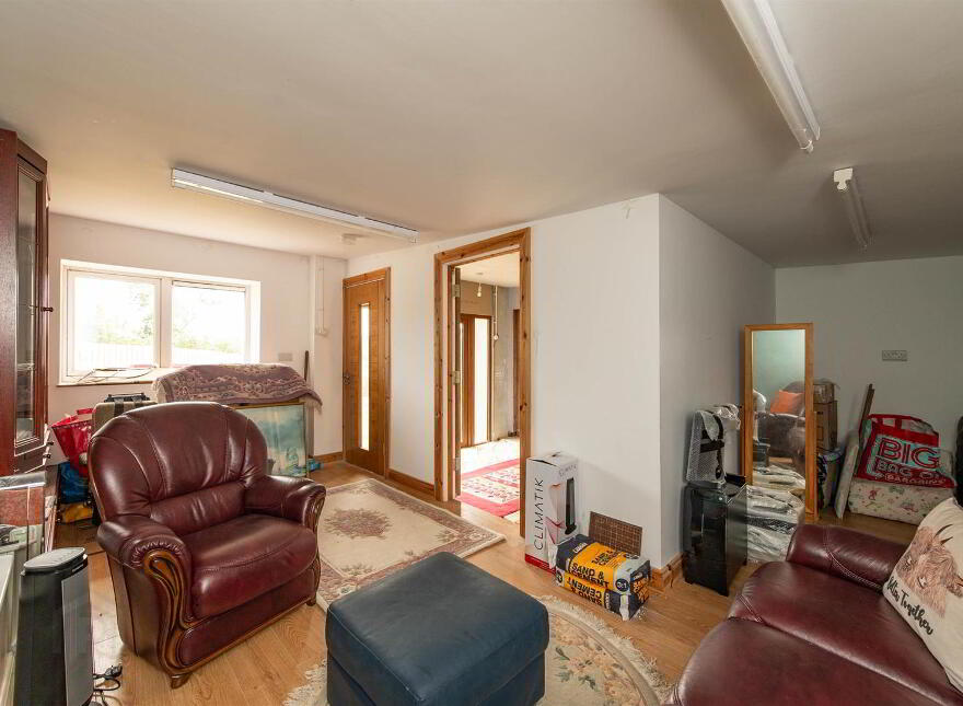 81 Poyntzpass Road, Loughbrickland, Banbridge, BT32 3PL
