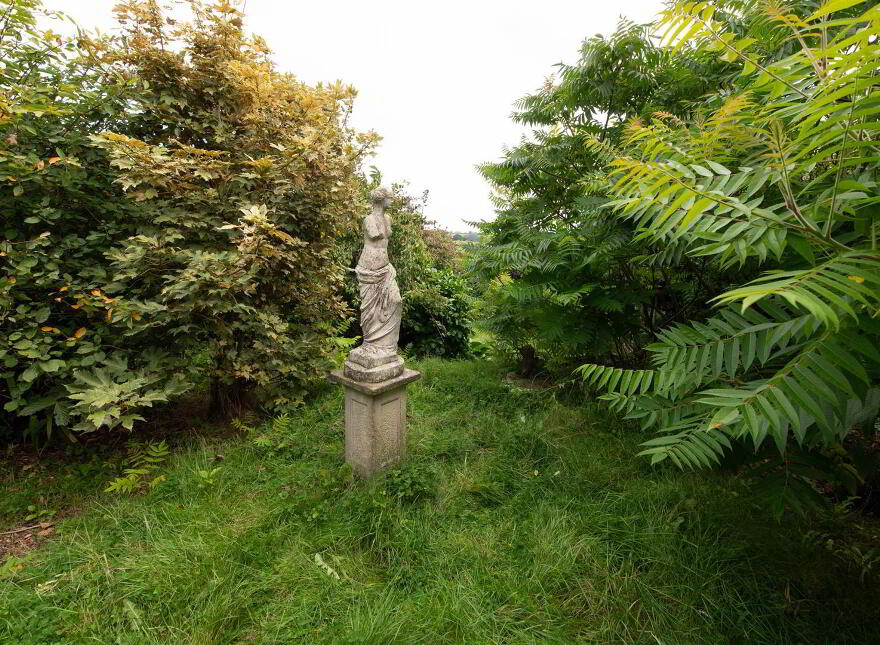 81 Poyntzpass Road, Loughbrickland, Banbridge, BT32 3PL